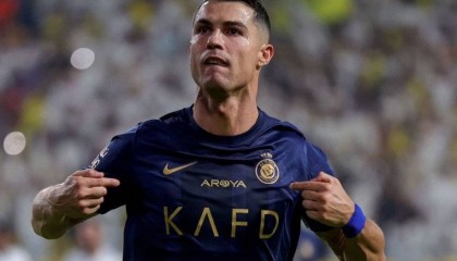 虽然C罗自称收到很多报价！但又有俱乐部辟谣他们没要C罗！