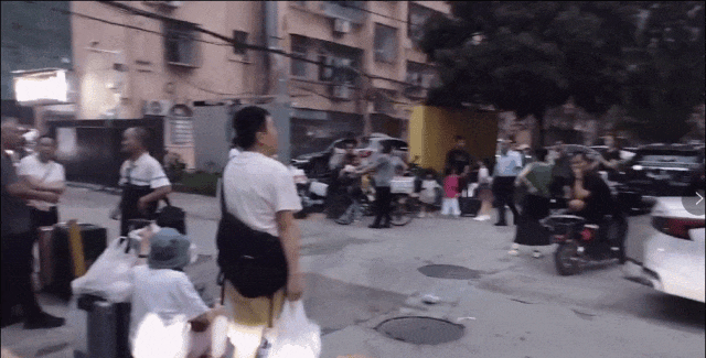 深圳一小区房屋沉降、墙体开裂,居民已撤出,官方:正在调查