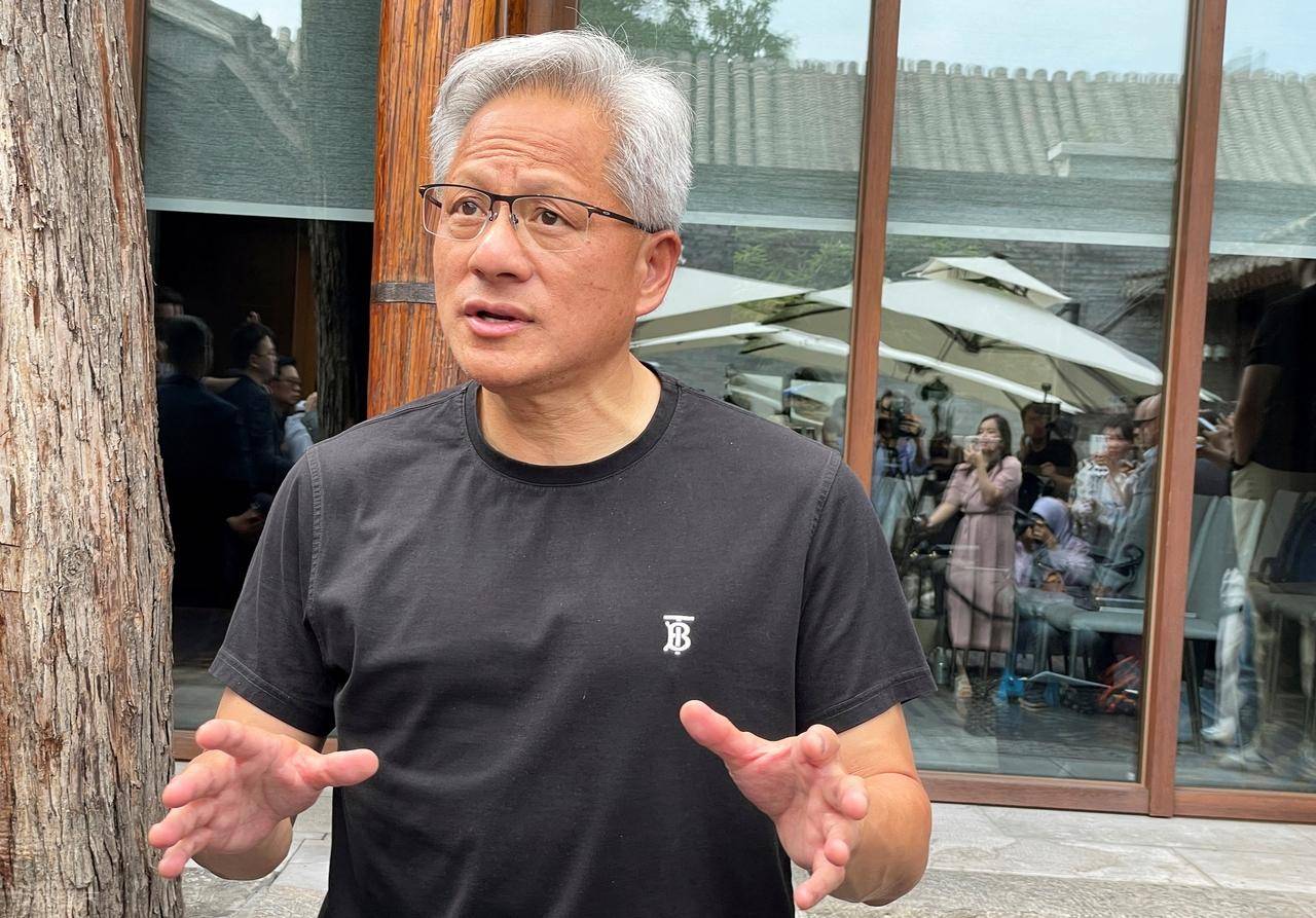 特朗普最新两大动作后，美媒做出惊人论断：特朗普对华战略变了