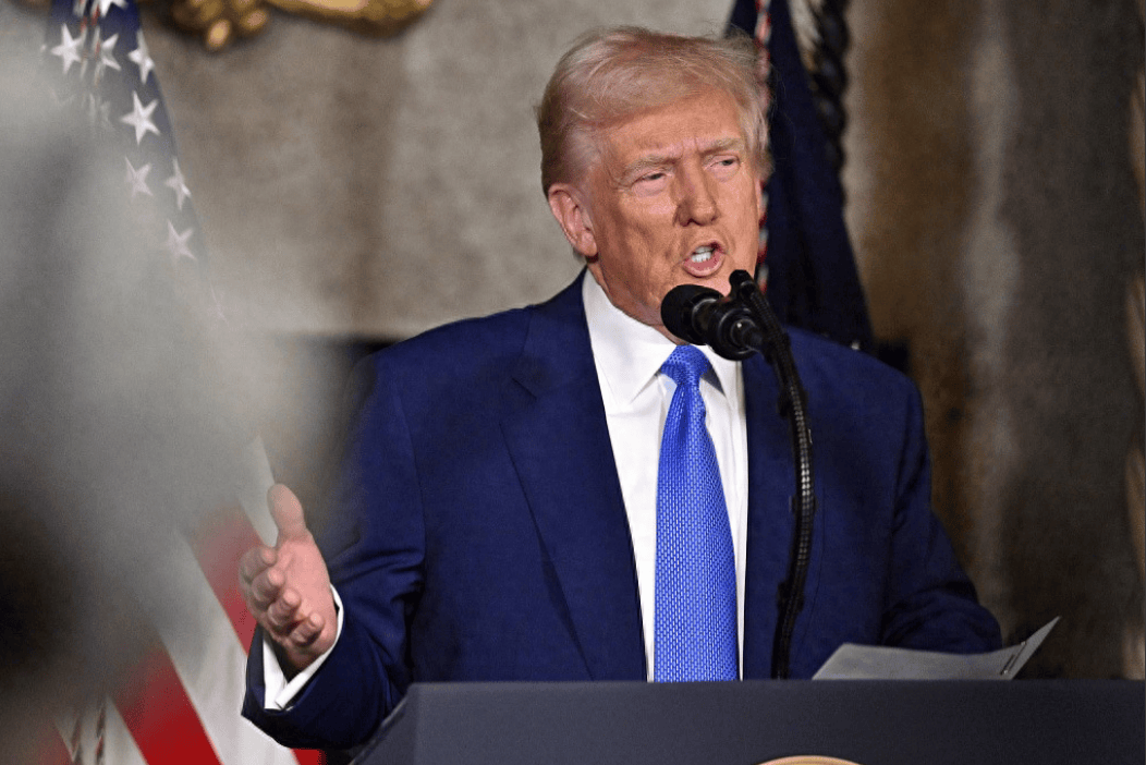 特朗普忙活了半年，推翻拜登近80项政策，正亲手摧毁美国百年大计