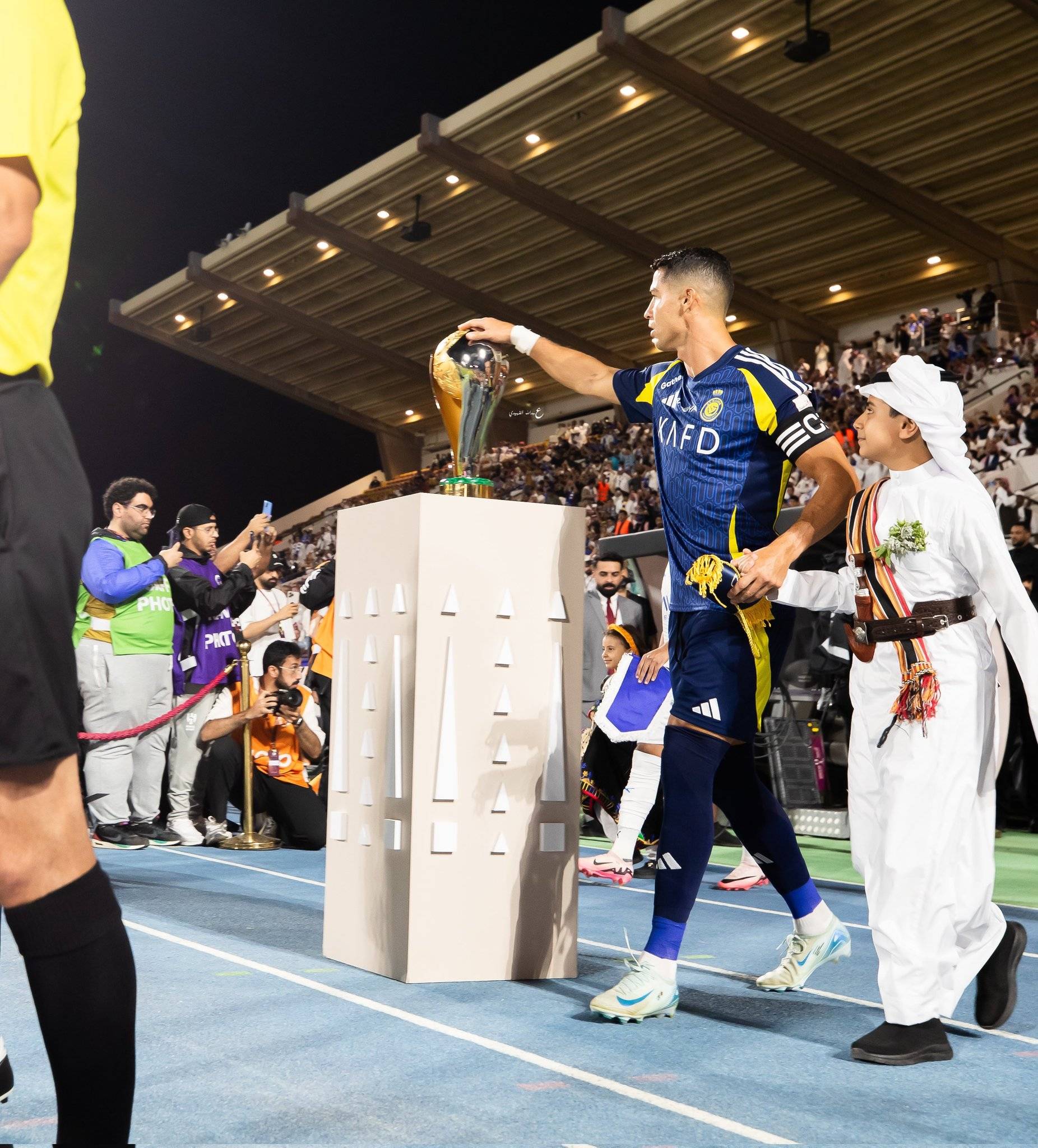 马卡报造势:巴西球队想要C罗!摩洛哥球队想要C罗!