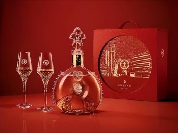 路易十三经典装城市限定系列以时光为笔,镌刻城市精神图腾