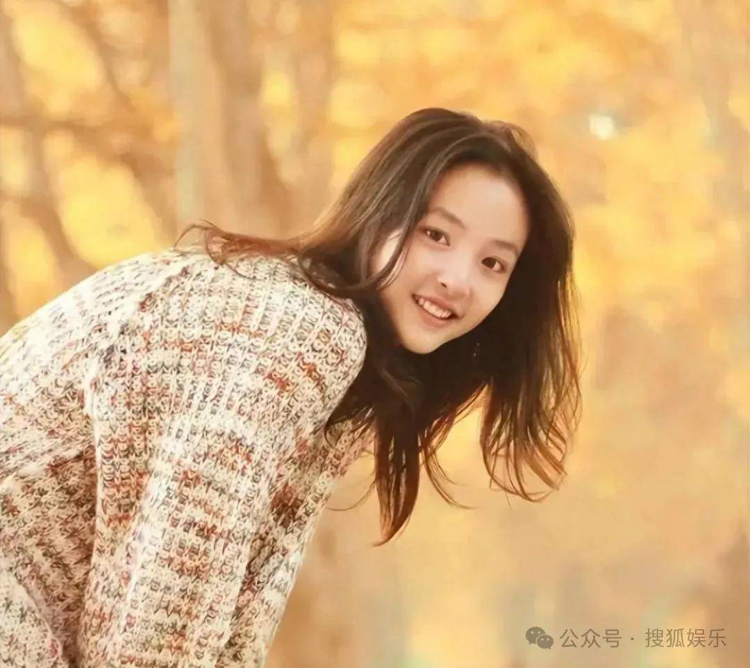 离婚三年又被拍到亲密逛超市,他俩这是纯带娃还是真复合了?