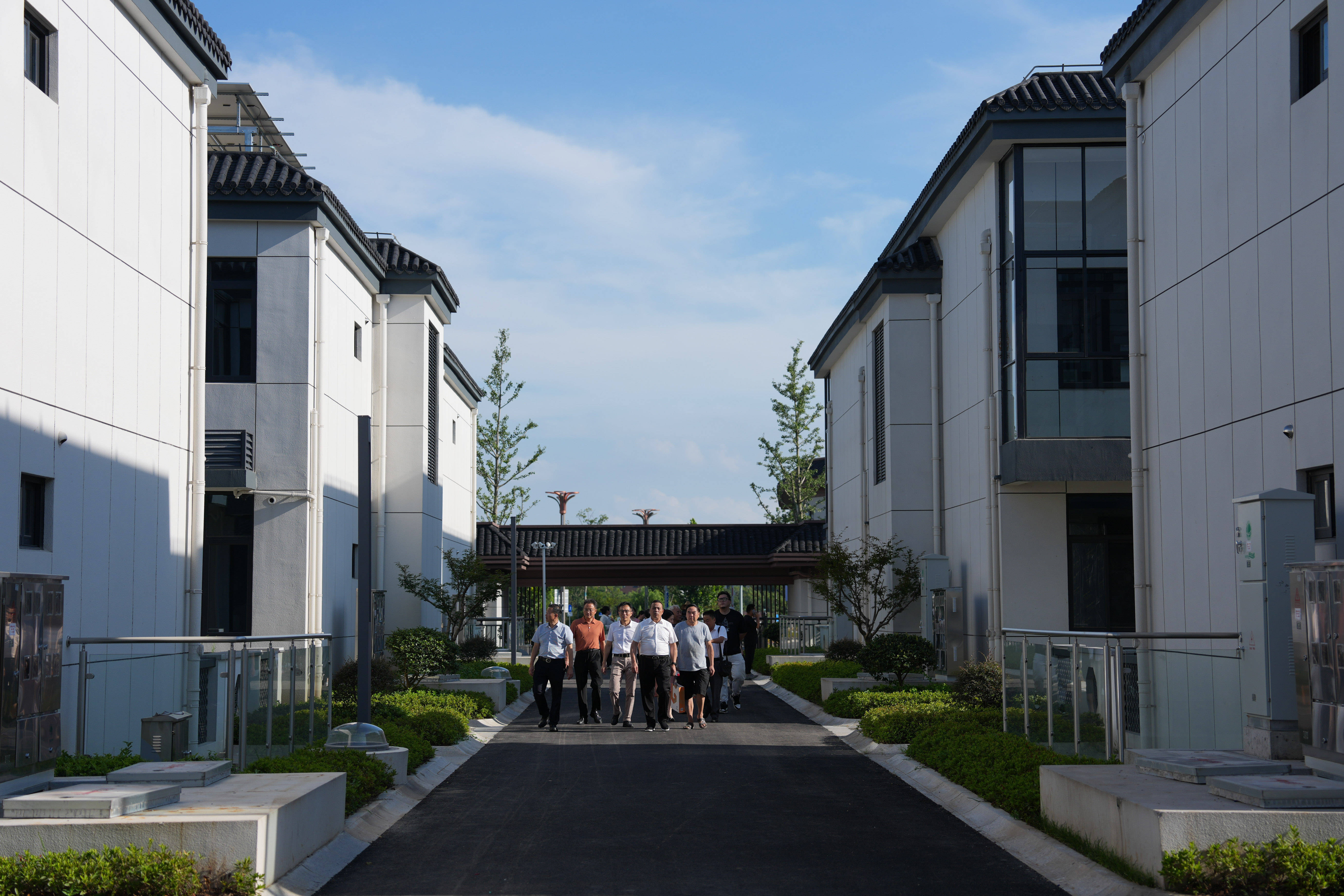 浙江宁波:农村屋顶光伏项目并网 村民共享“阳光经济”