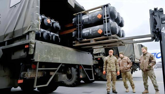 特朗普又改口！3350枚巡航导弹援乌，普京该不该炸？已是进退两难