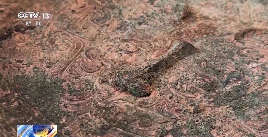 湖北警方破获特大盗墓案：嫌犯看小说学盗墓，挖走20件青铜器国宝，警方扮成“实力买家”接近，大量细节曝光