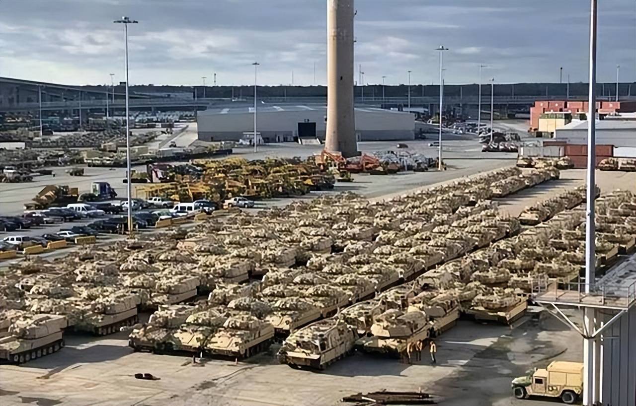 北约精锐部队刚到乌克兰就全军覆没，乌情报总局军官叛变，俄罗斯全面监视出手了！