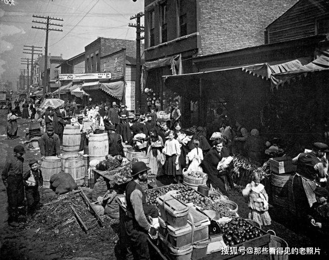 老照片美国芝加哥的街边市场