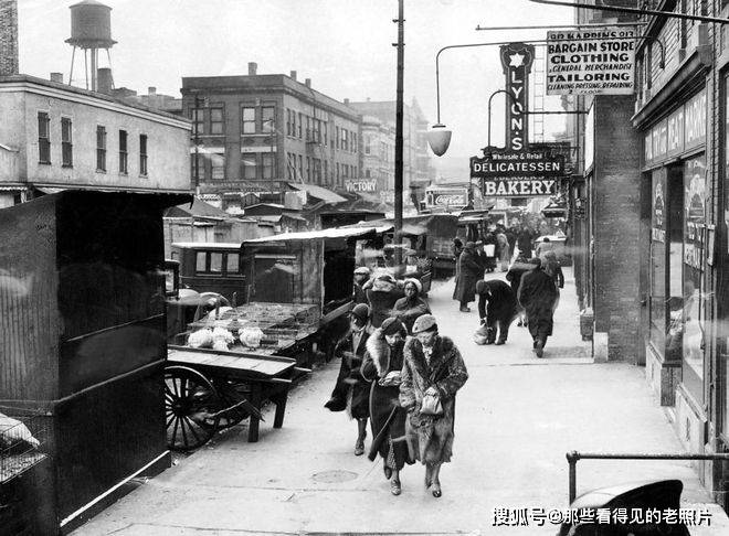 老照片美国芝加哥的街边市场